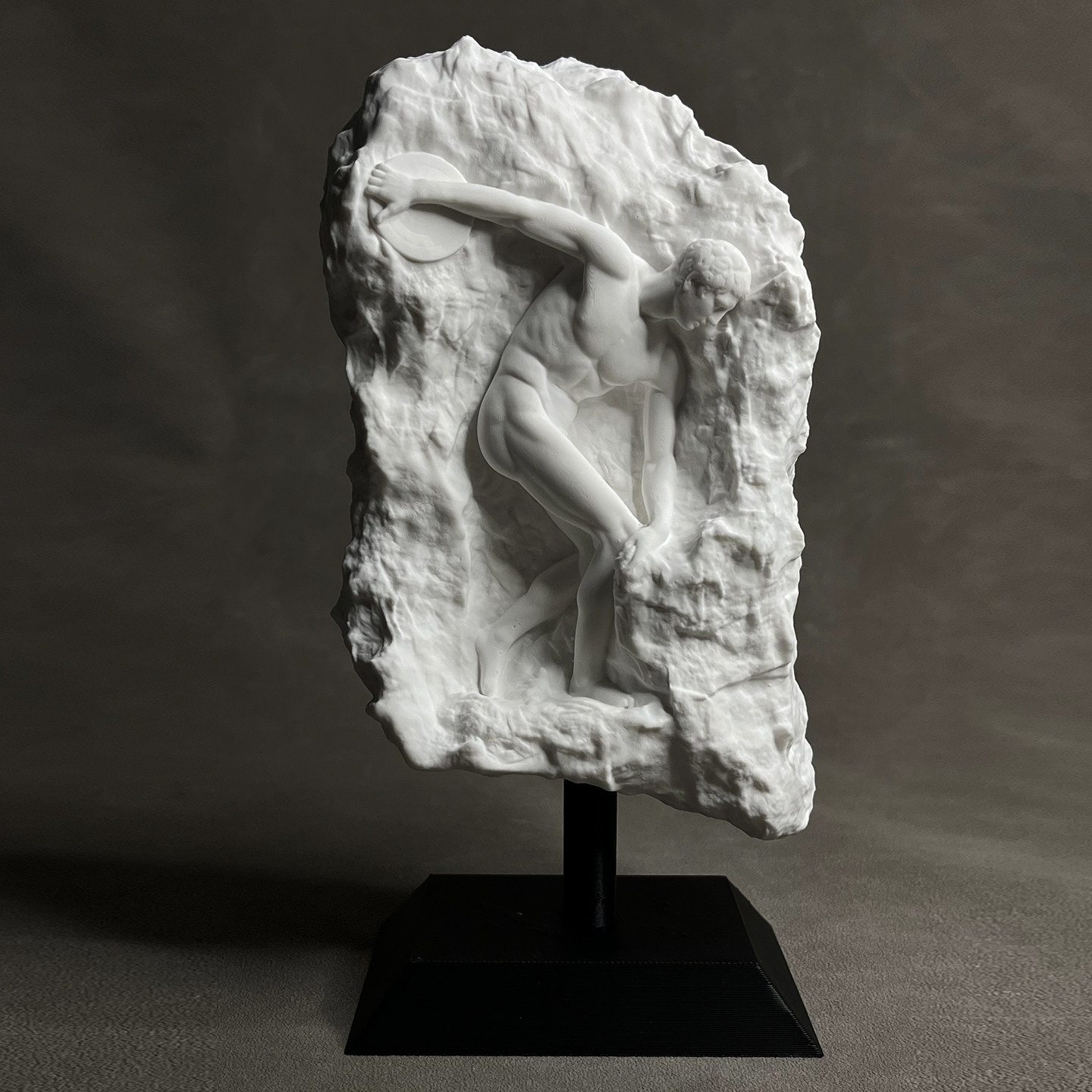 Estátua Grega Discobolus em Ge - Home Office Library avaliação e preço