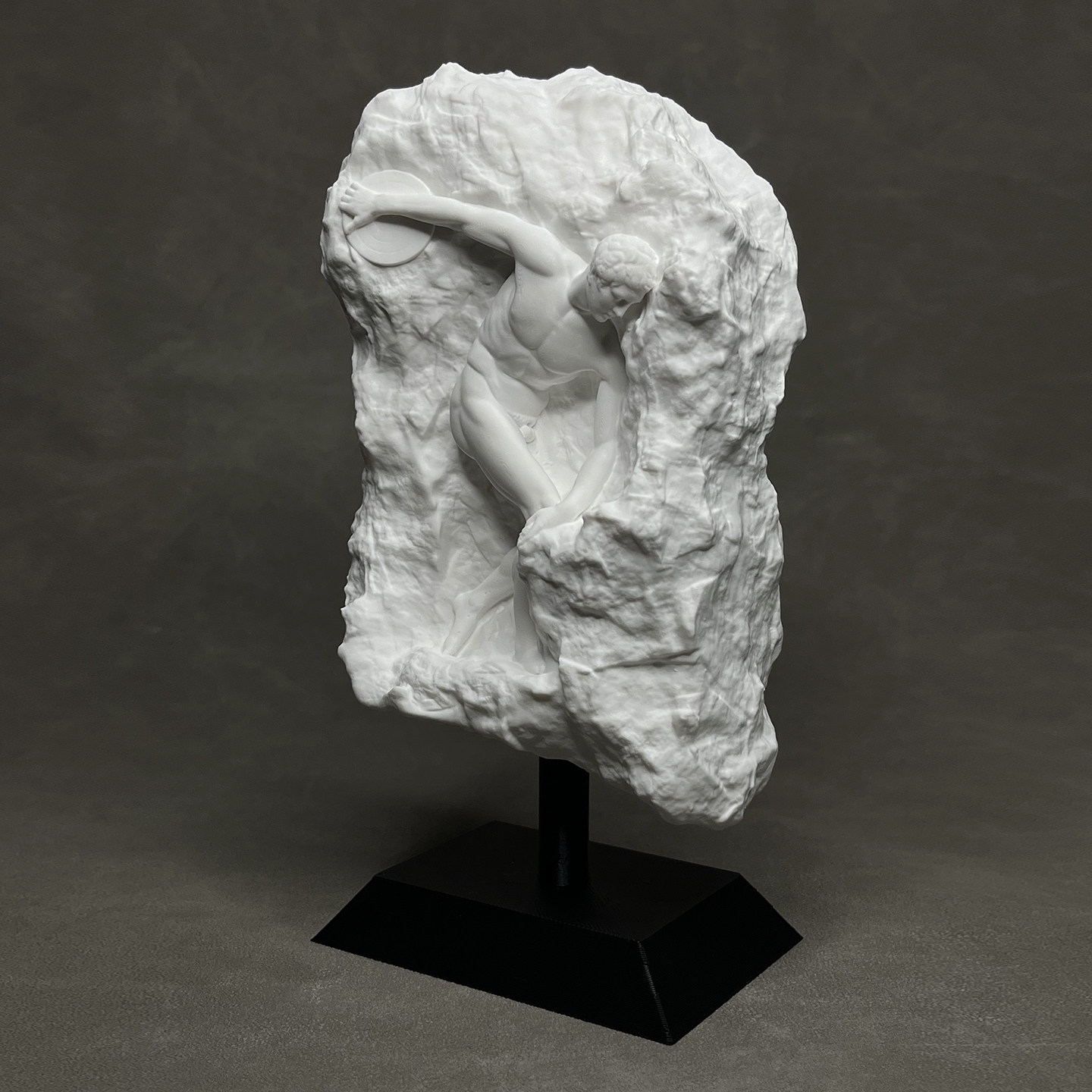 Estátua Grega Discobolus em Ge - Home Office Library avaliação e preço