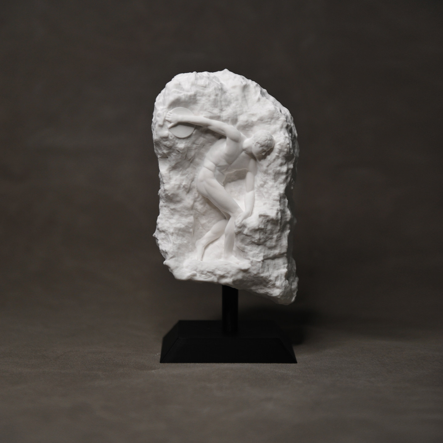 Estátua Grega Discobolus em Ge - Home Office Library avaliação e preço
